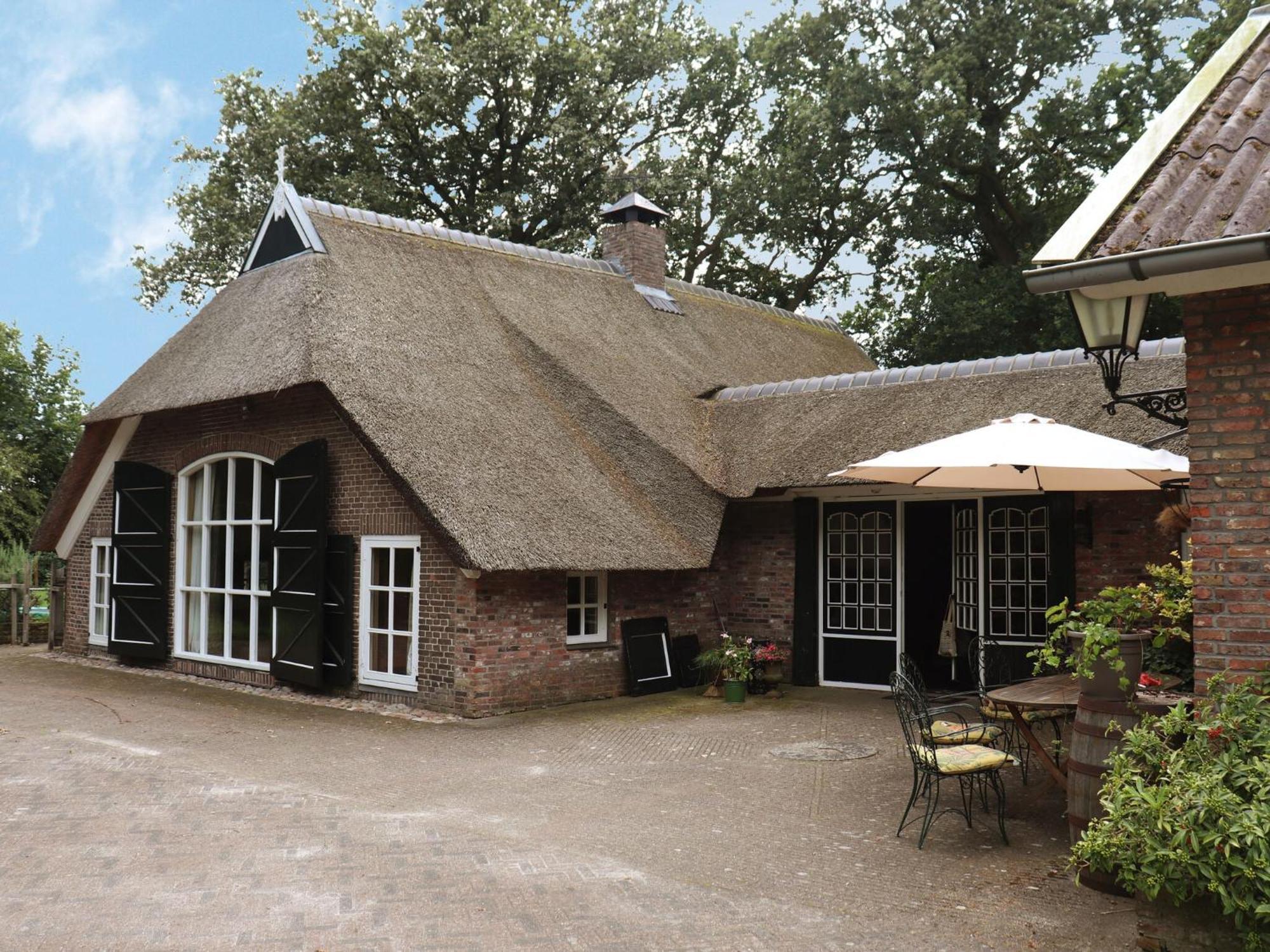 Villa On An Estate In Rheezerveen With Garden Екстериор снимка